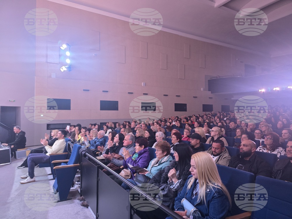 Петрич - концерт-спектакъл - национален фолклорен ансамбъл „Филип Кутев“