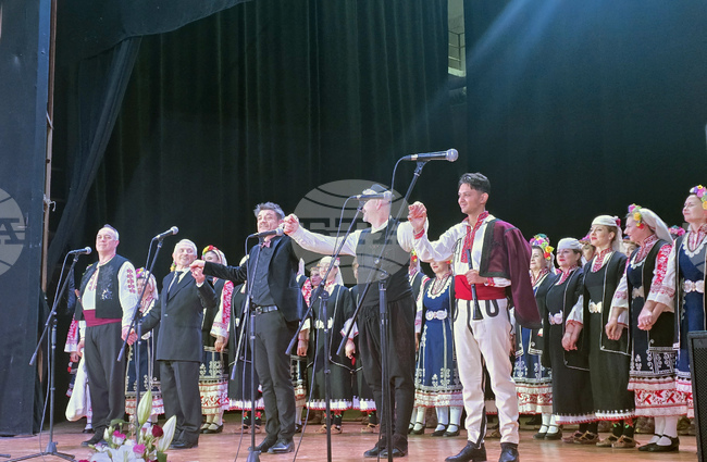 Петрич - концерт-спектакъл - национален фолклорен ансамбъл „Филип Кутев“