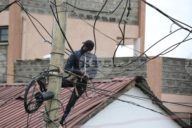 APTOPIX Africa Electrification Funding