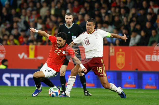 Испания не успя да победи Египет във футболна контрола, ръководена от Георги Кабаков