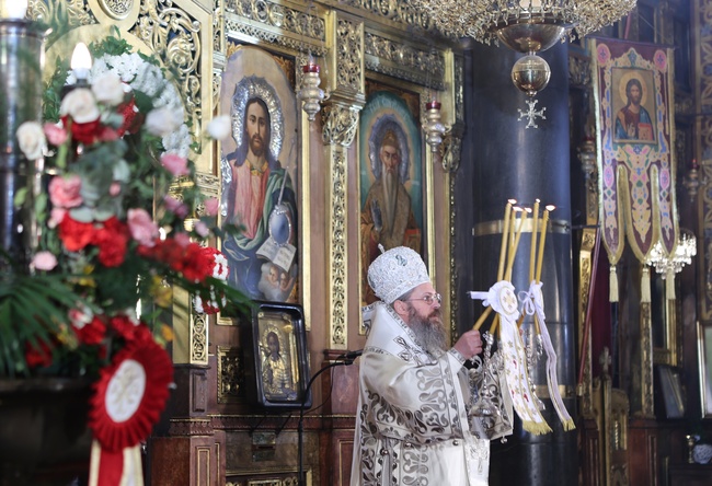 Белоградчишкият епископ Поликарп отслужи Второ Възкресение Христово, на което текстове от Евангелието бяха прочетени на различни езици