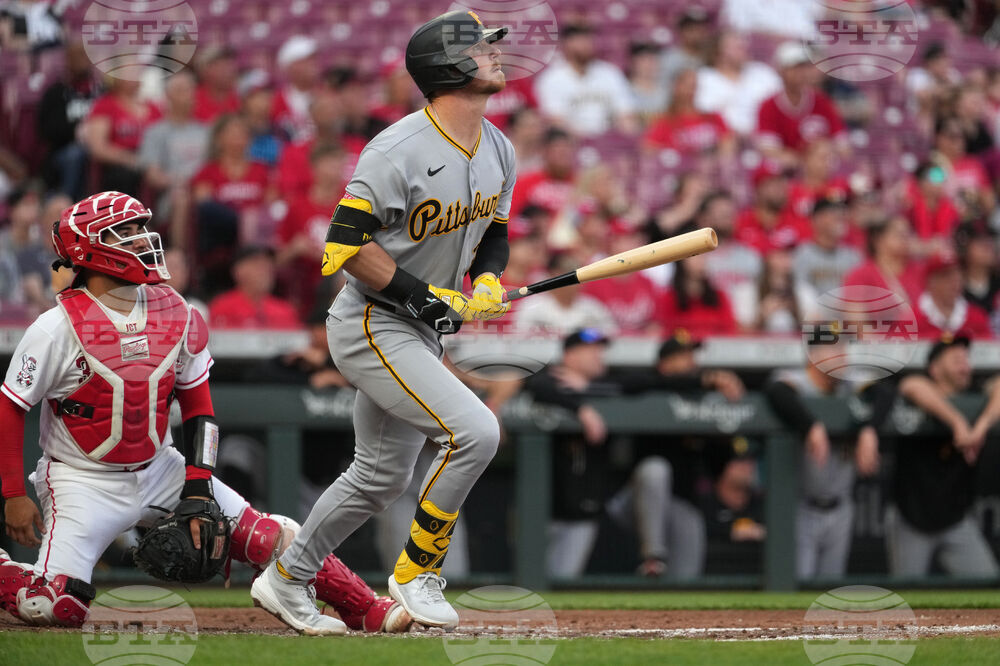 Pirates Reds Baseball