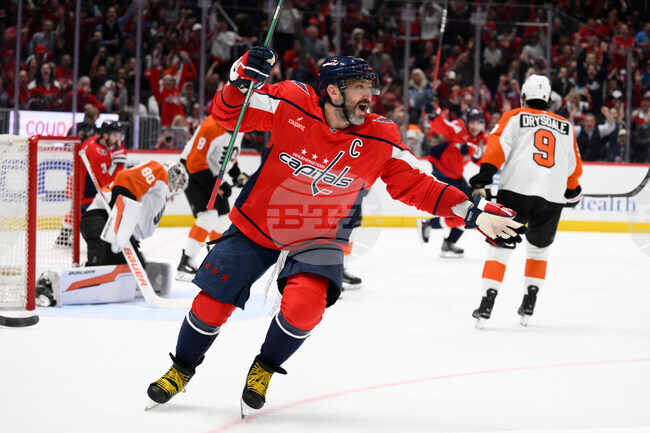 APTOPIX Flyers Capitals Hockey