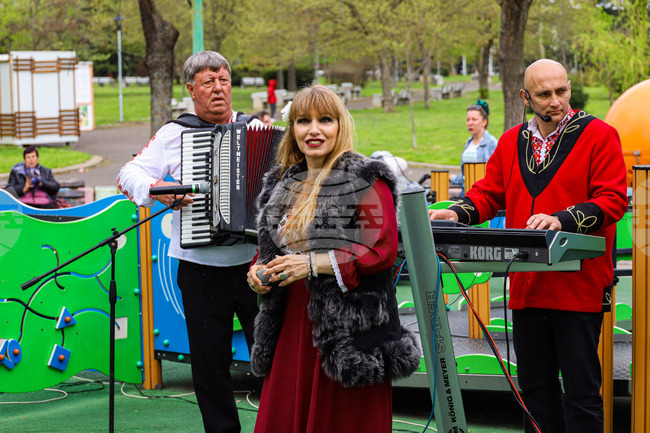 Бургас - "Великденско хоро" - фолклорен концерт