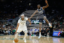 Mavericks Bucks Basketball