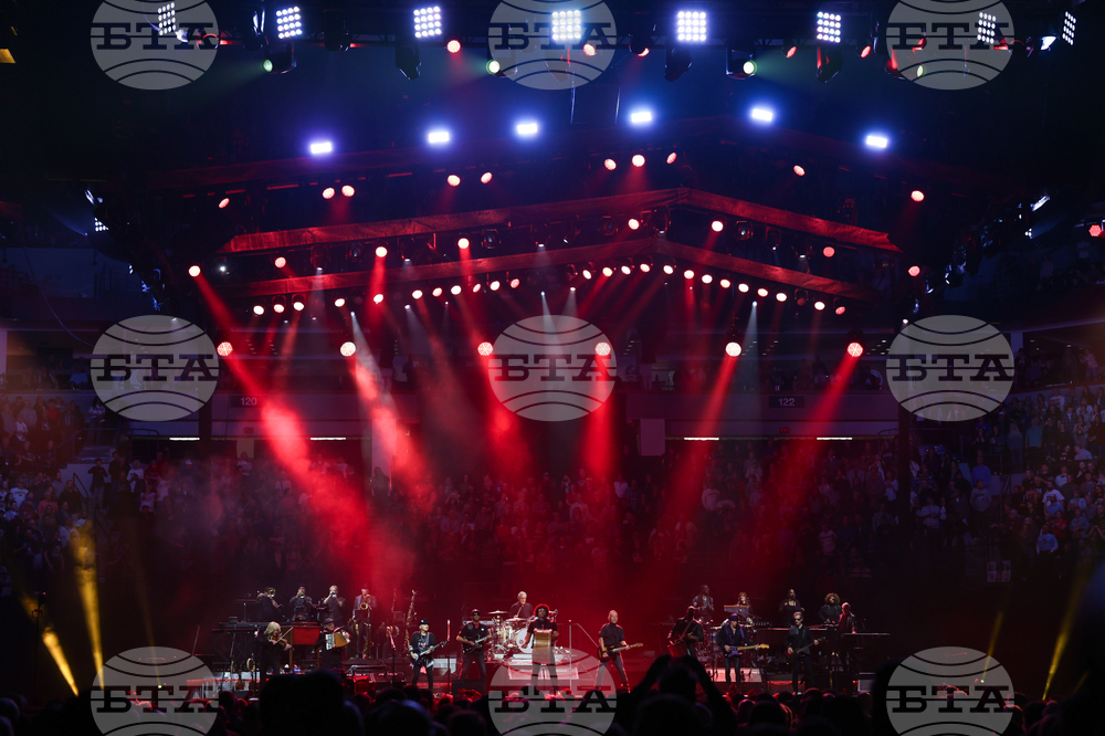 Bruce Springsteen and the E Street Band in Concert - Minneapolis