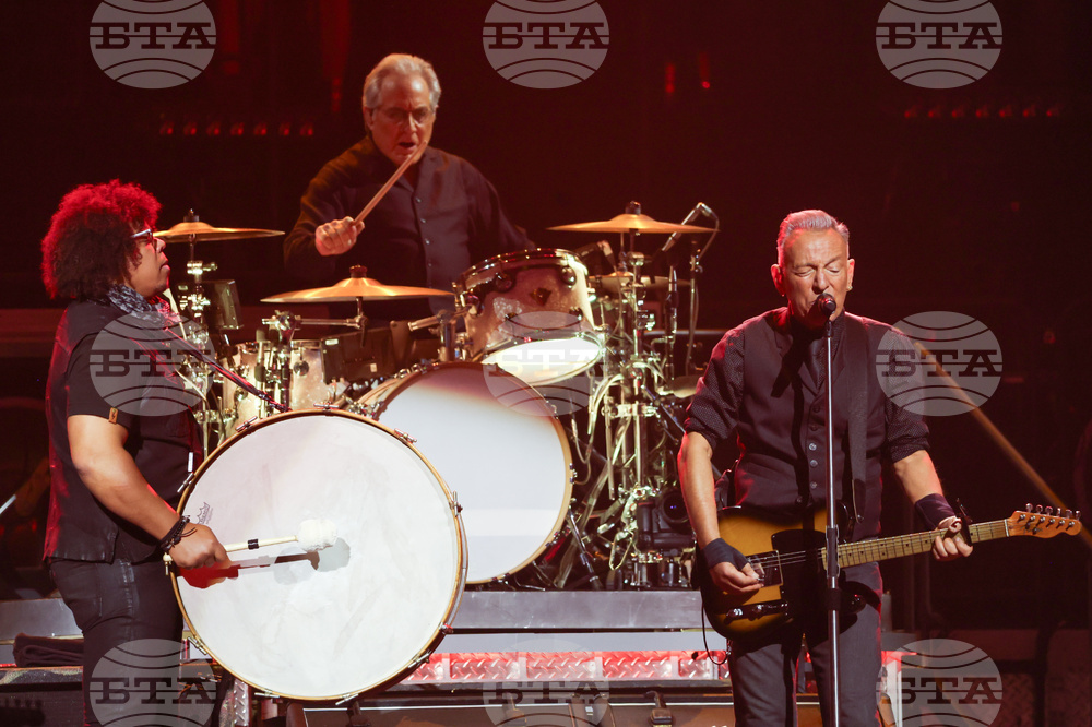 Bruce Springsteen and the E Street Band in Concert - Minneapolis