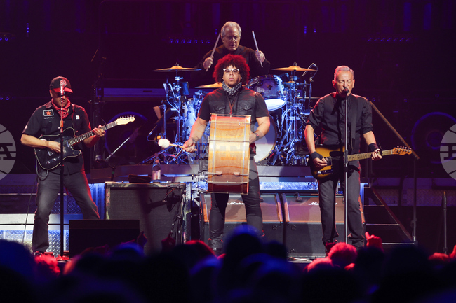 CORRECTION Bruce Springsteen and the E Street Band in Concert - Minneapolis