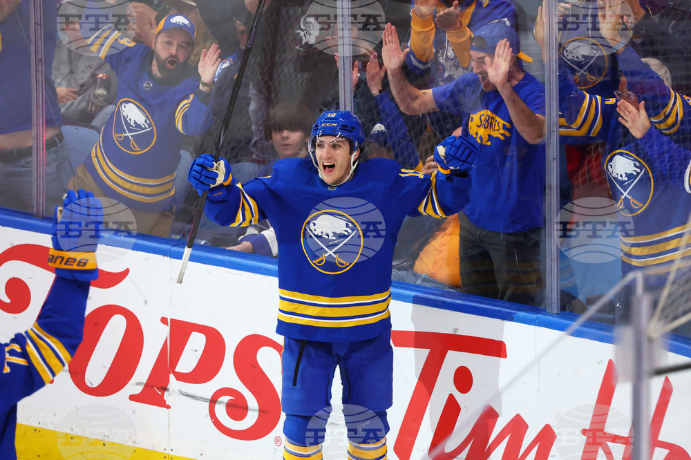 Islanders Sabres Hockey