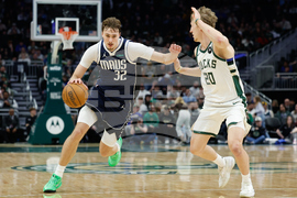 Mavericks Bucks Basketball