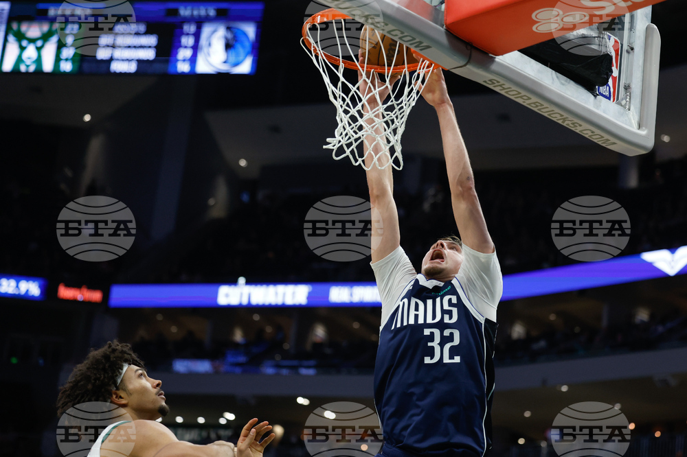 Mavericks Bucks Basketball