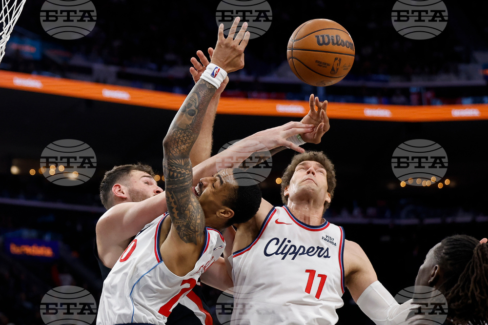 APTOPIX Trail Blazers Clippers Basketball