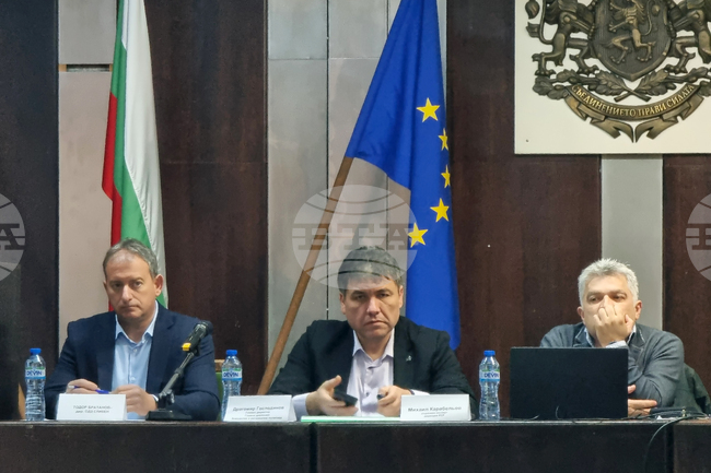 Земеделците да подават заявленията си в срок за Кампания 2026, призова в Сливен експерт от МЗХ