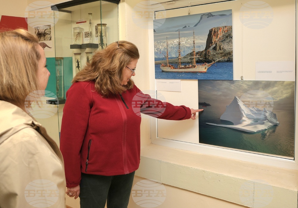 Варна - „С полета на птиците по пътя към Антарктида“ - фотоизложба