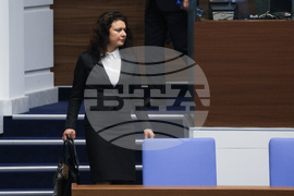 Народно събрание - извънредно заседание - Кремена Илиева