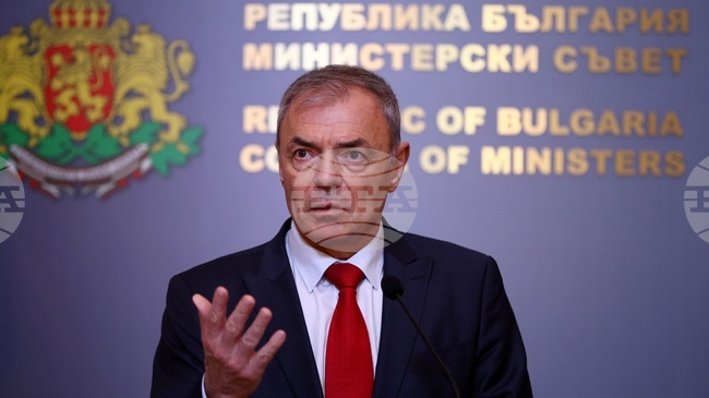 Не зная друга държава в Европа освен Украйна, която да прави толкова много за българската диаспора на своята територия, каза министърът на образованието