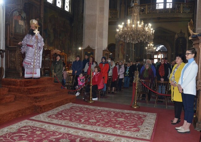 Празнична литургия за Второ Възкресение в катедралния храм на Видин
