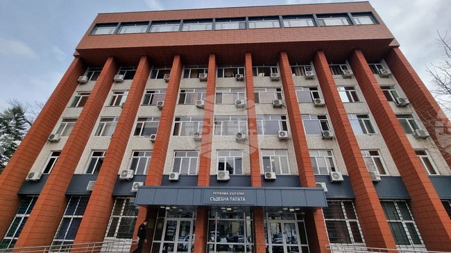 Перничанин получи ефективна присъда за незаконно отглеждане на коноп