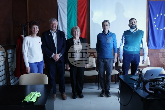 „От Солун до Стокхолм в борбата с АМР и промоция на концепцията One health“ - публична лекция