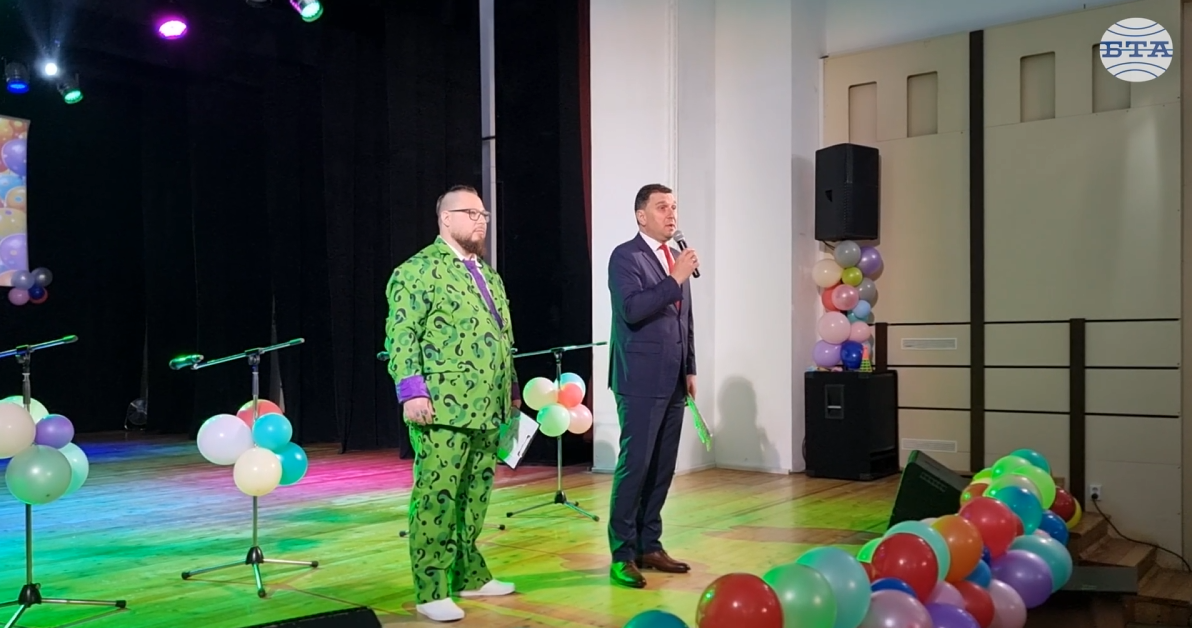 В Генерал Тошево за седемнадесети път в се проведе първоаприлският карнавал “Голямата усмивка”