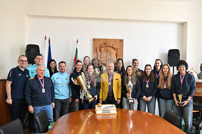 Кметът на Монтана се срещна с баскетболистките, спечелили международния турнир Адриатическа лига