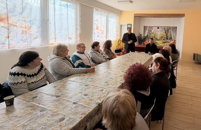 Водачът на листата на "БСП-Обединена левица" се срещна с жители на село Главаци