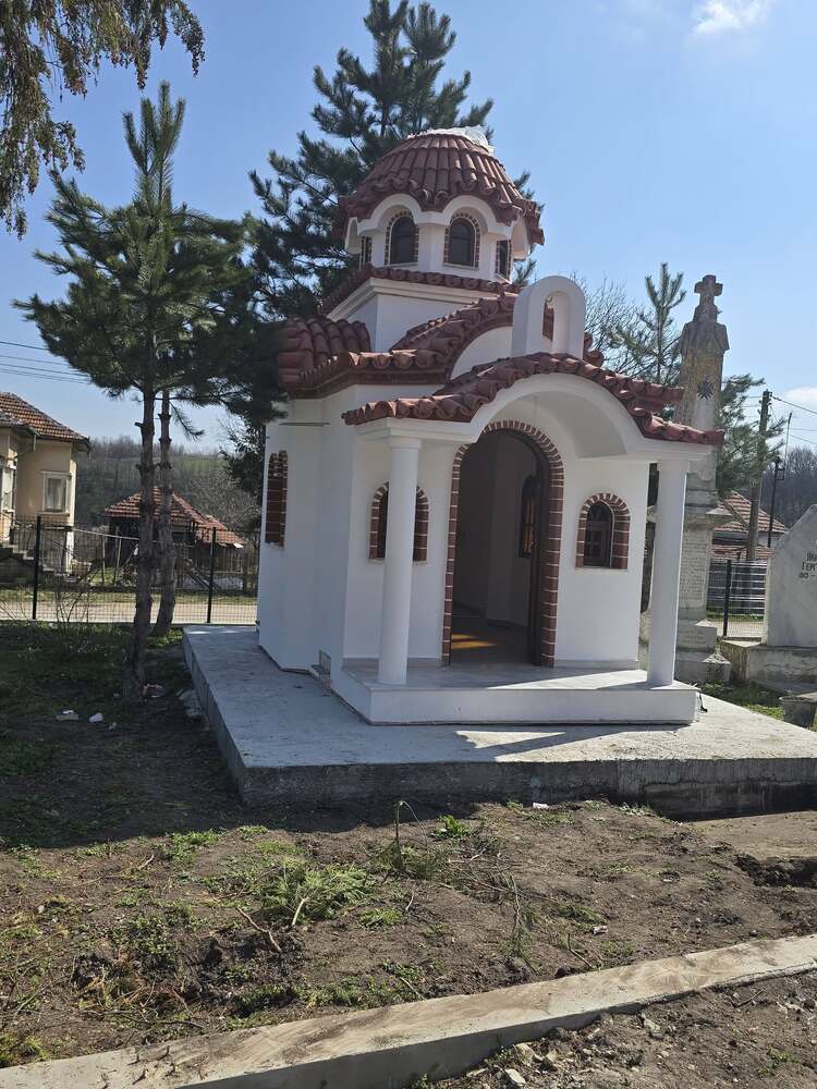 Монтиран е нов параклис във видинското село Черно поле