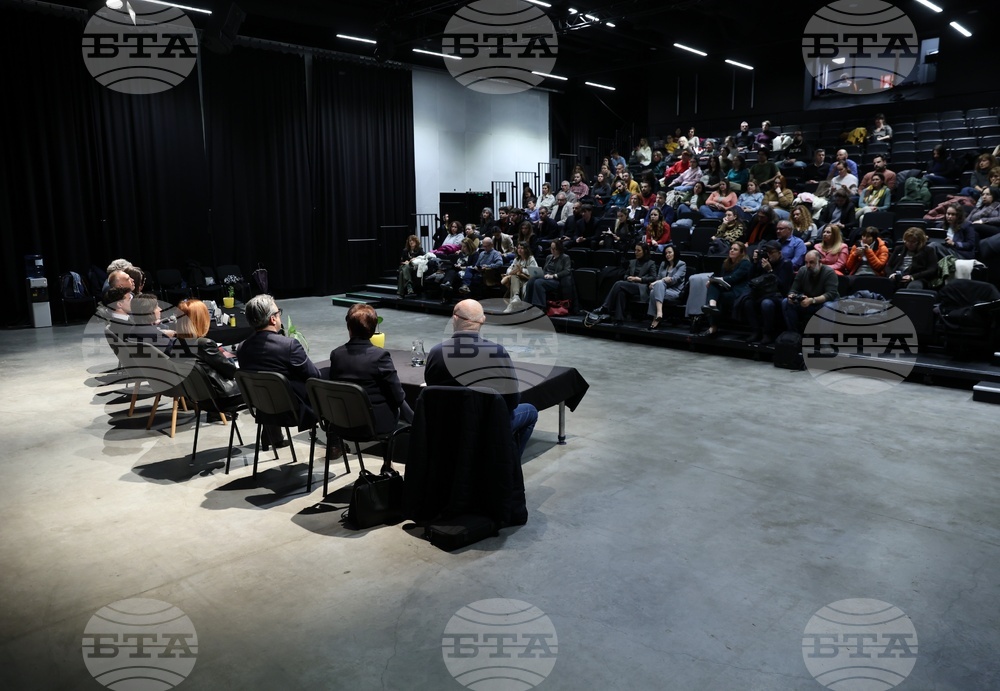 Three-Hour Debate on "Culture and Politics" Held in Sofia