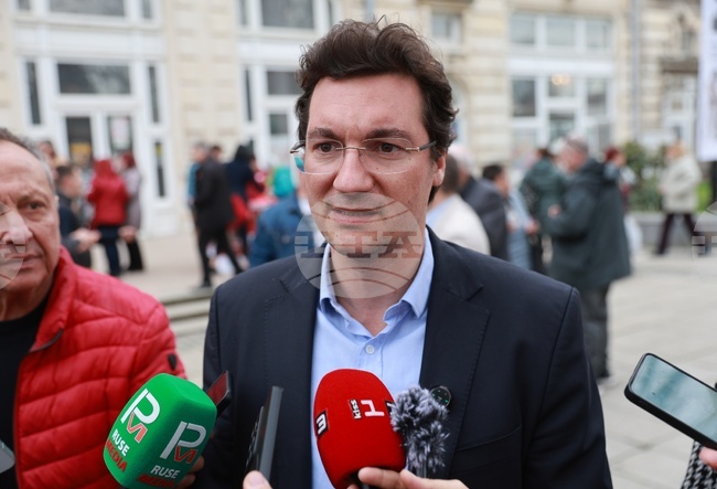 Оценката ни за днес е провал на Народното събрание в задачата му да реши въпроса с цените на горивата, каза председателят на БСП Крум Зарков