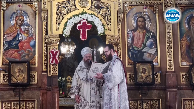 Белоградчишкият епископ Поликарп отслужи Второ Възкресение Христово в катедралния храм "Св. Неделя"