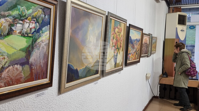 Великденска изложба „Пролет'2026“ в Смолян представя нови творби на 28 смолянски художника