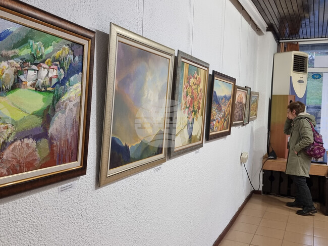 Великденска изложба „Пролет'2026“ в Смолян представя нови творби на 28 смолянски художника