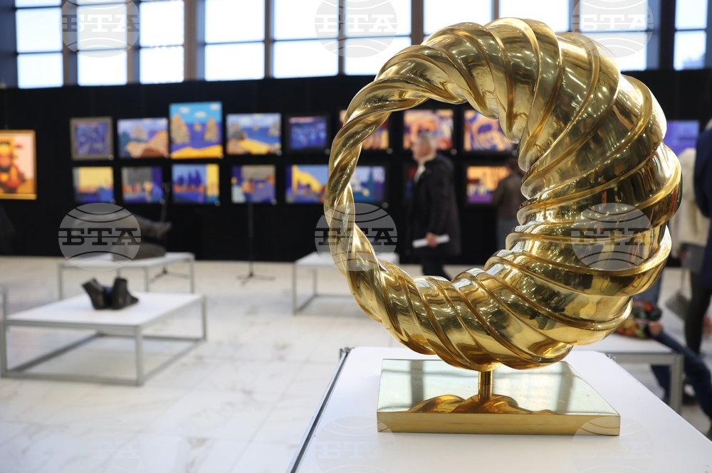 Национален дворец на културата - "Пластове цвят" - изложба