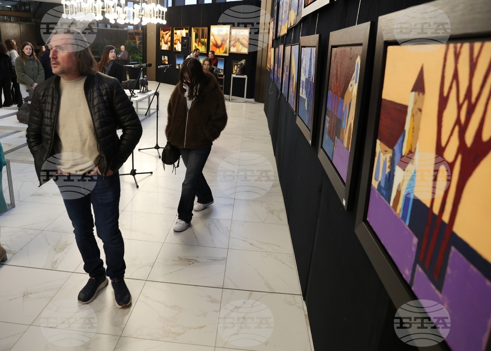 Национален дворец на културата - "Пластове цвят" - изложба