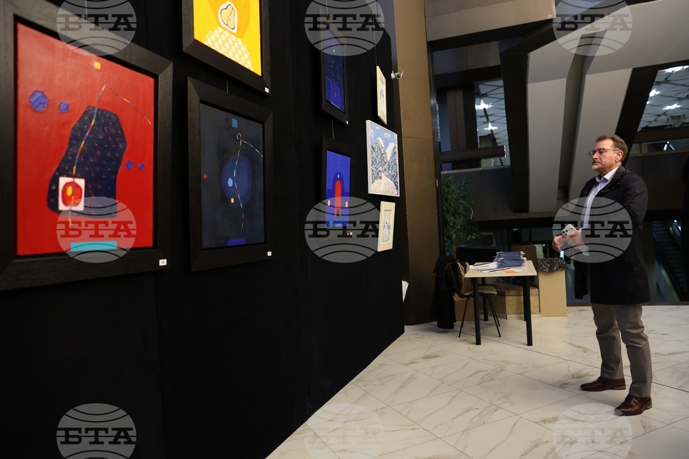 Национален дворец на културата - "Пластове цвят" - изложба