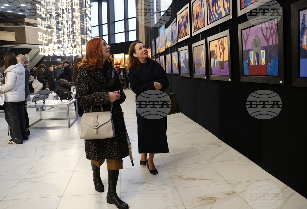Национален дворец на културата - "Пластове цвят" - изложба