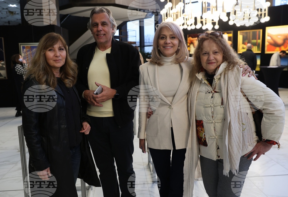 Национален дворец на културата - "Пластове цвят" - изложба