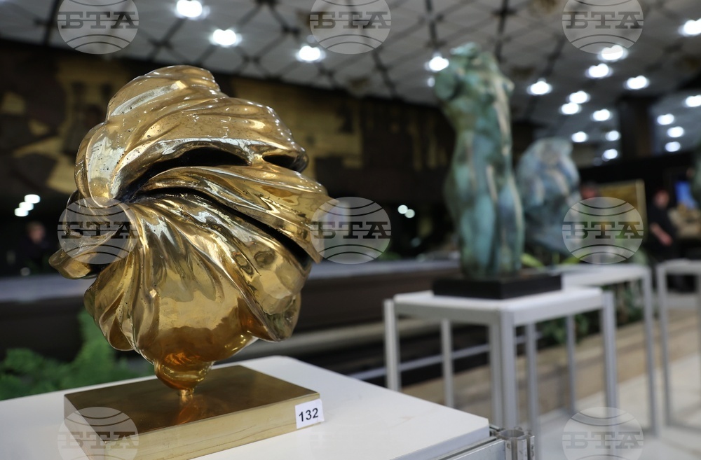 Национален дворец на културата - "Пластове цвят" - изложба