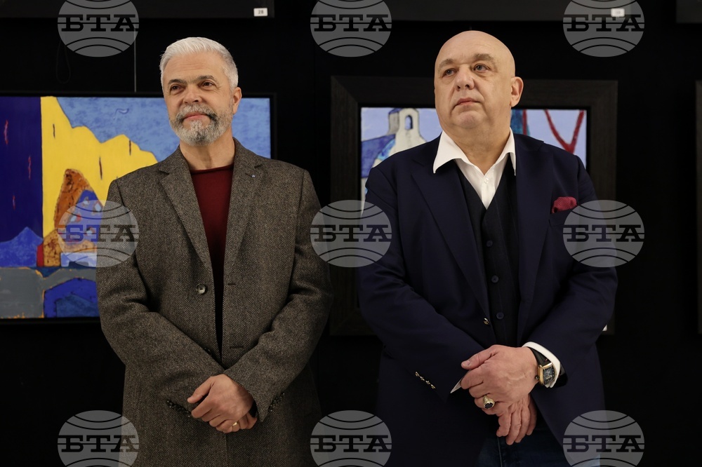 Национален дворец на културата - "Пластове цвят" - изложба