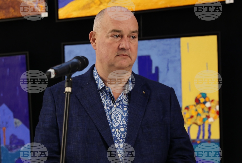 Национален дворец на културата - "Пластове цвят" - изложба