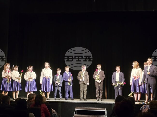 Вокална формация „Либервокс“ представи първия си самостоятелен концерт в Добрич