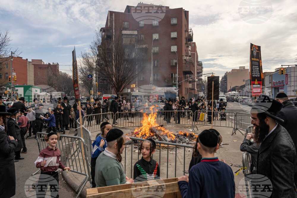 APTOPIX New York Passover