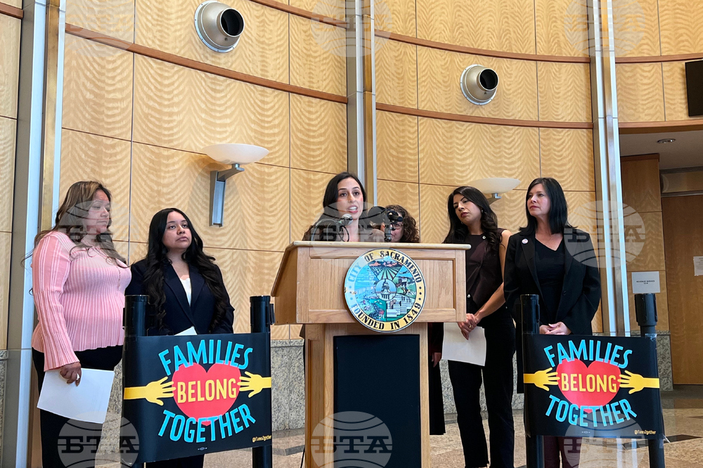 US Deported Woman Returns