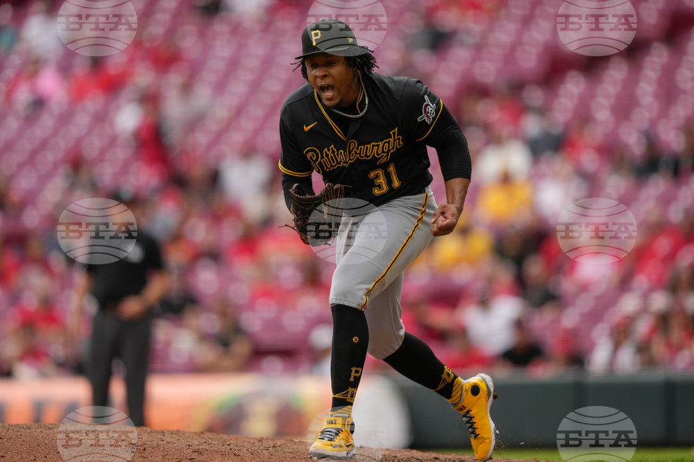 Pirates Reds Baseball