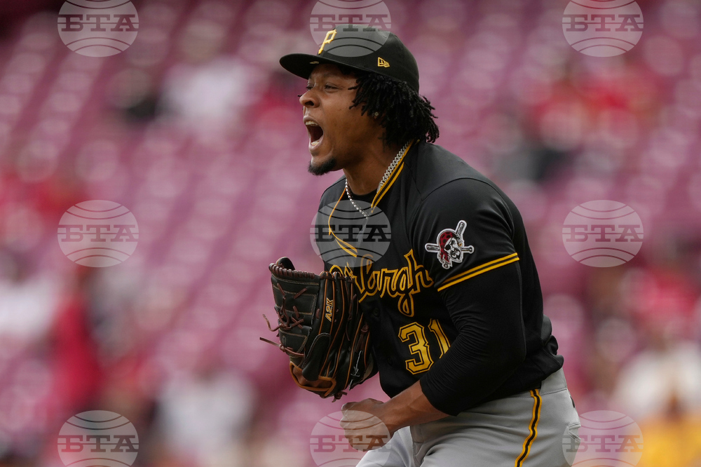 Pirates Reds Baseball