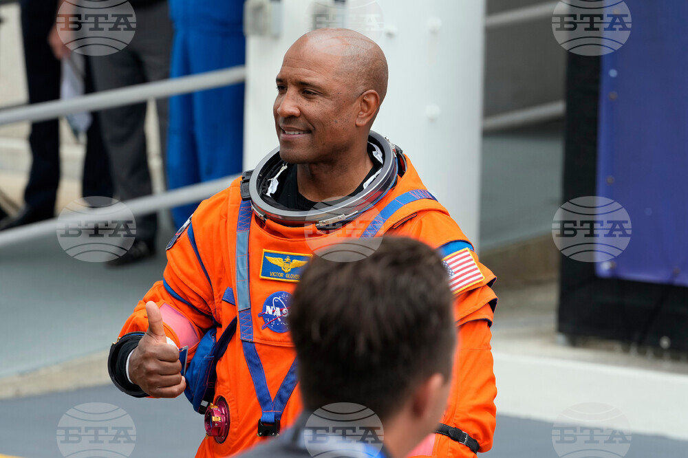 NASA Artemis Moonshot