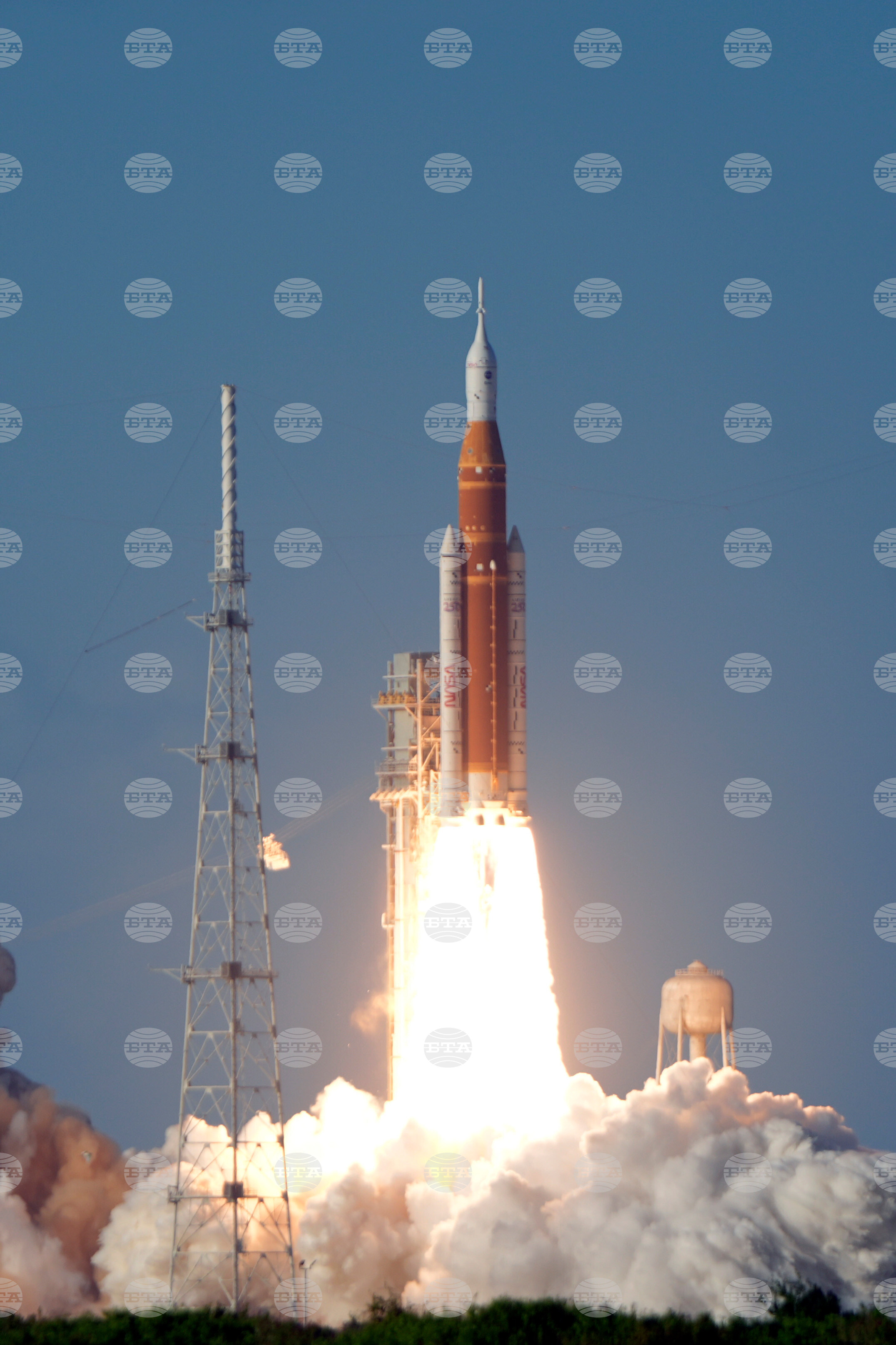 NASA Artemis Moonshot