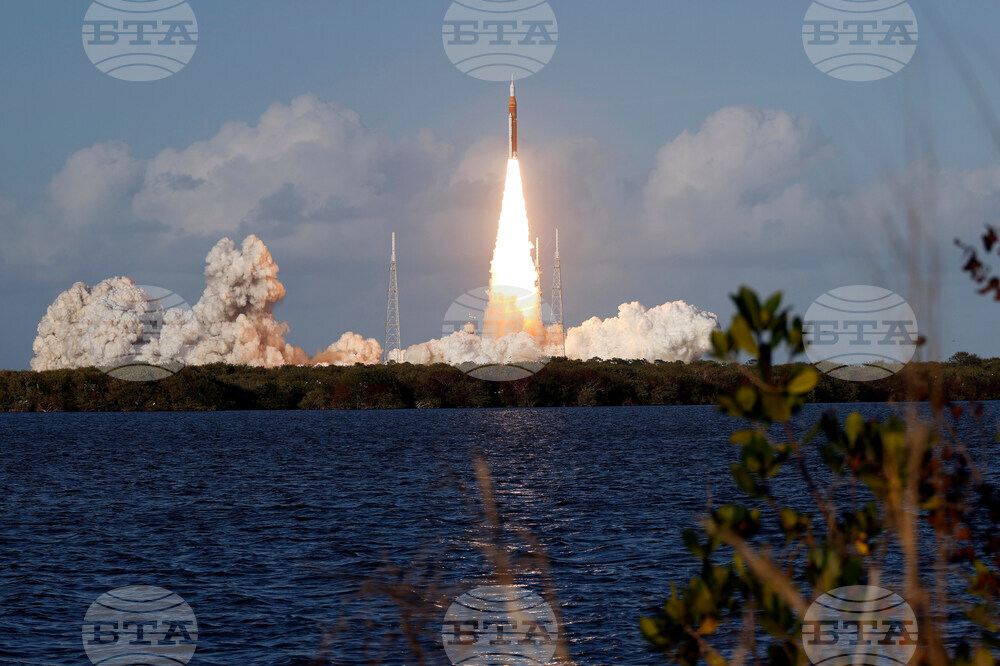 NASA Artemis Moonshot