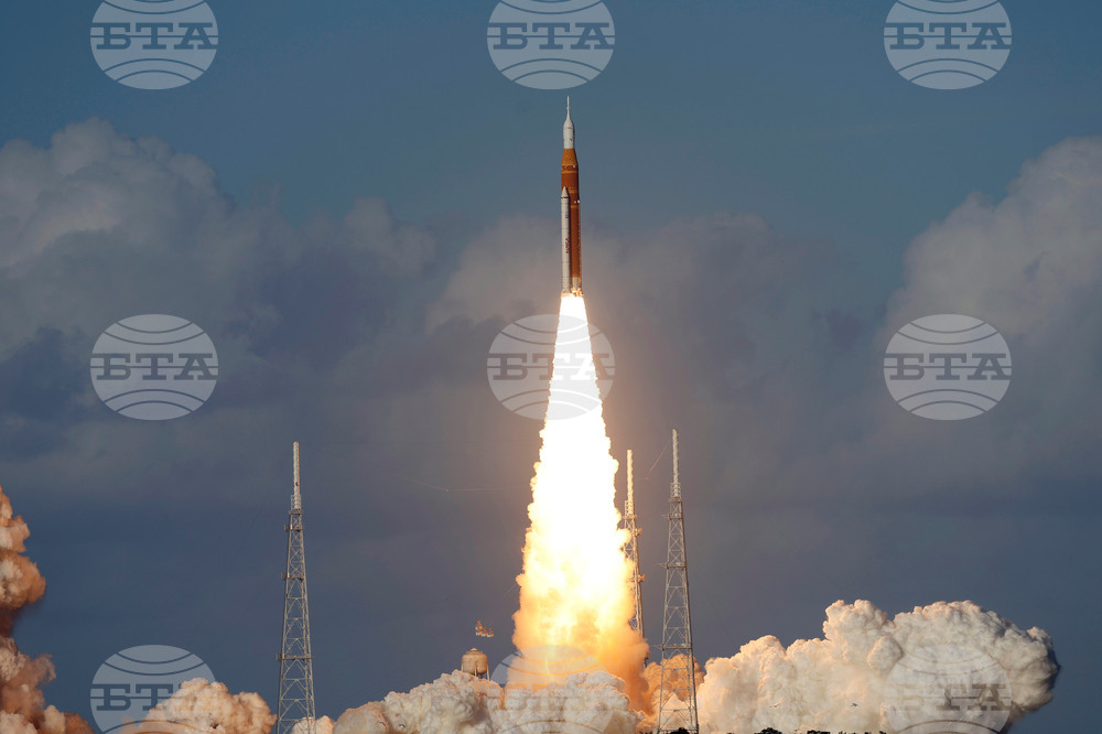 NASA Artemis Moonshot