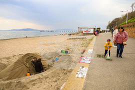 Бургас - Великден - пясъчна фигура на Иисус Христос